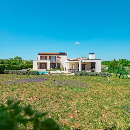 4 Bedroom Nice Home In Stokovci Holiday home