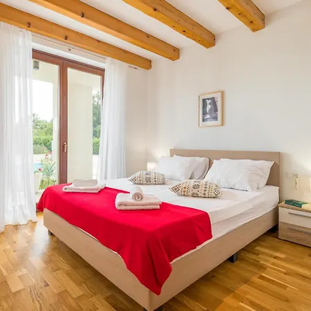 Holiday home 4 Bedroom Nice Home In Stokovci *