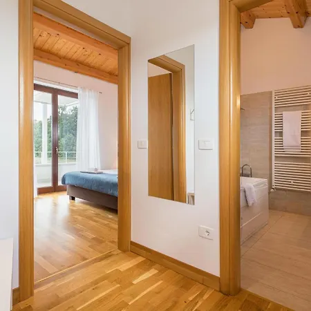 4 Bedroom Nice Home In Stokovci * Stokovci