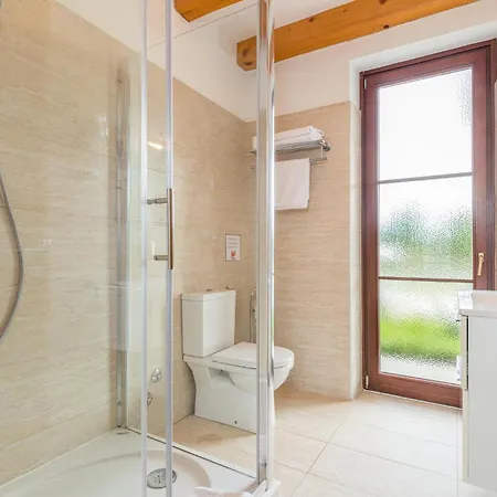 4 Bedroom Nice Home In Stokovci Holiday home