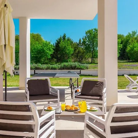 4 Bedroom In * Štokovci