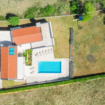 4 Bedroom In * Štokovci